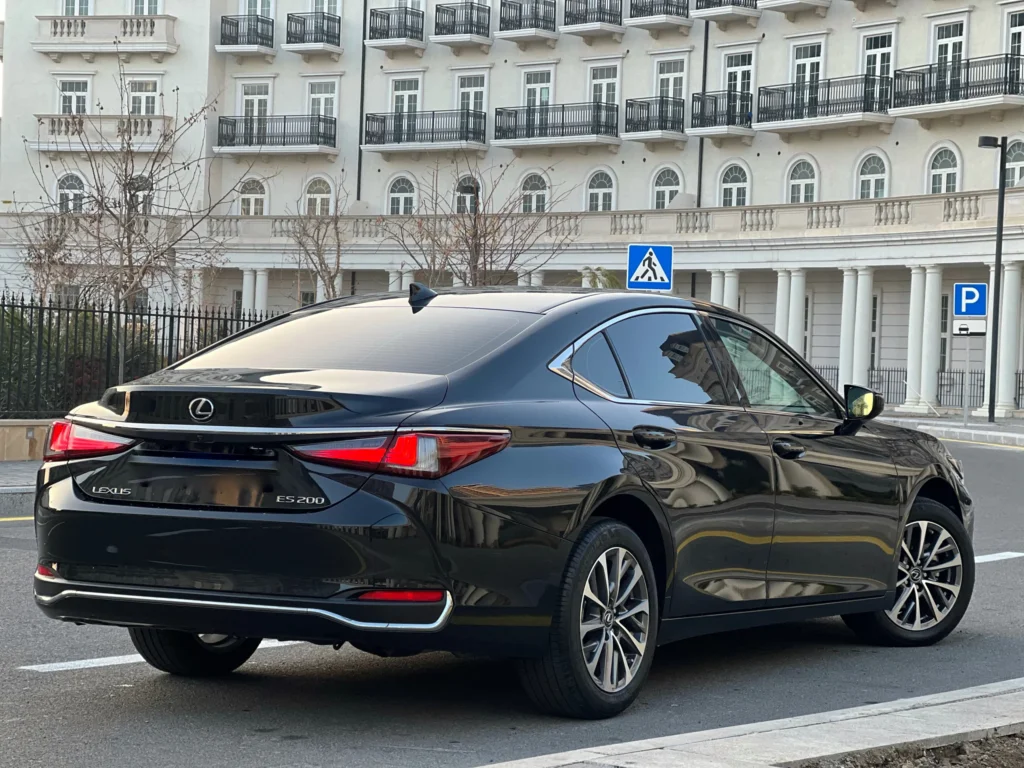 Lexus ES200